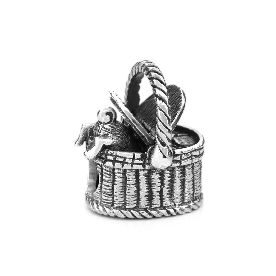 Picknick basket bunny Charm Bead